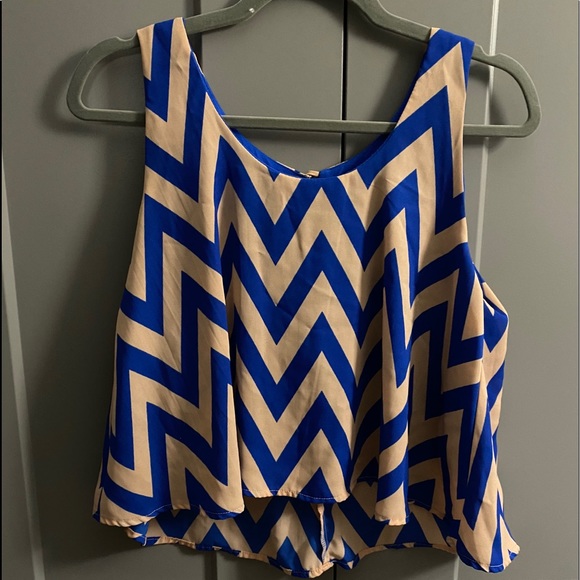 Chevron Loose Fit Cropped Tank Top - Picture 1 of 2